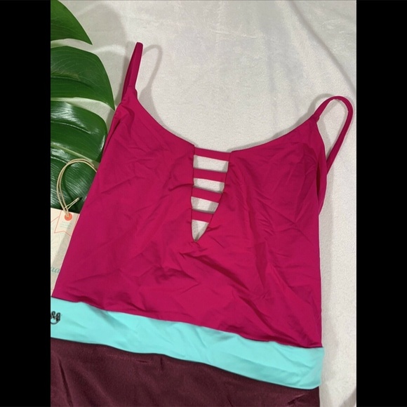 NWT $154 Maaji EverGreen Colorblock One-Piece‎ Swimsuit [SZ Medium ] - Picture 4 of 11
